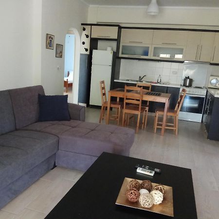 Achilles Apartments Sarandë エクステリア 写真