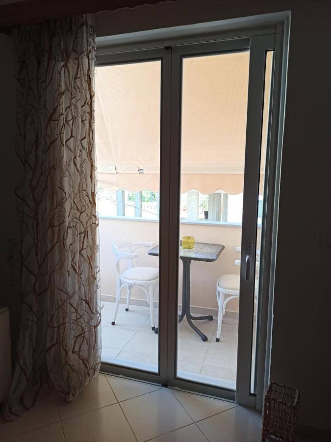 Achilles Apartments Sarandë エクステリア 写真