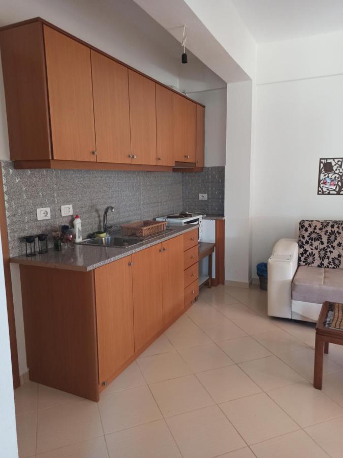 Achilles Apartments Sarandë エクステリア 写真