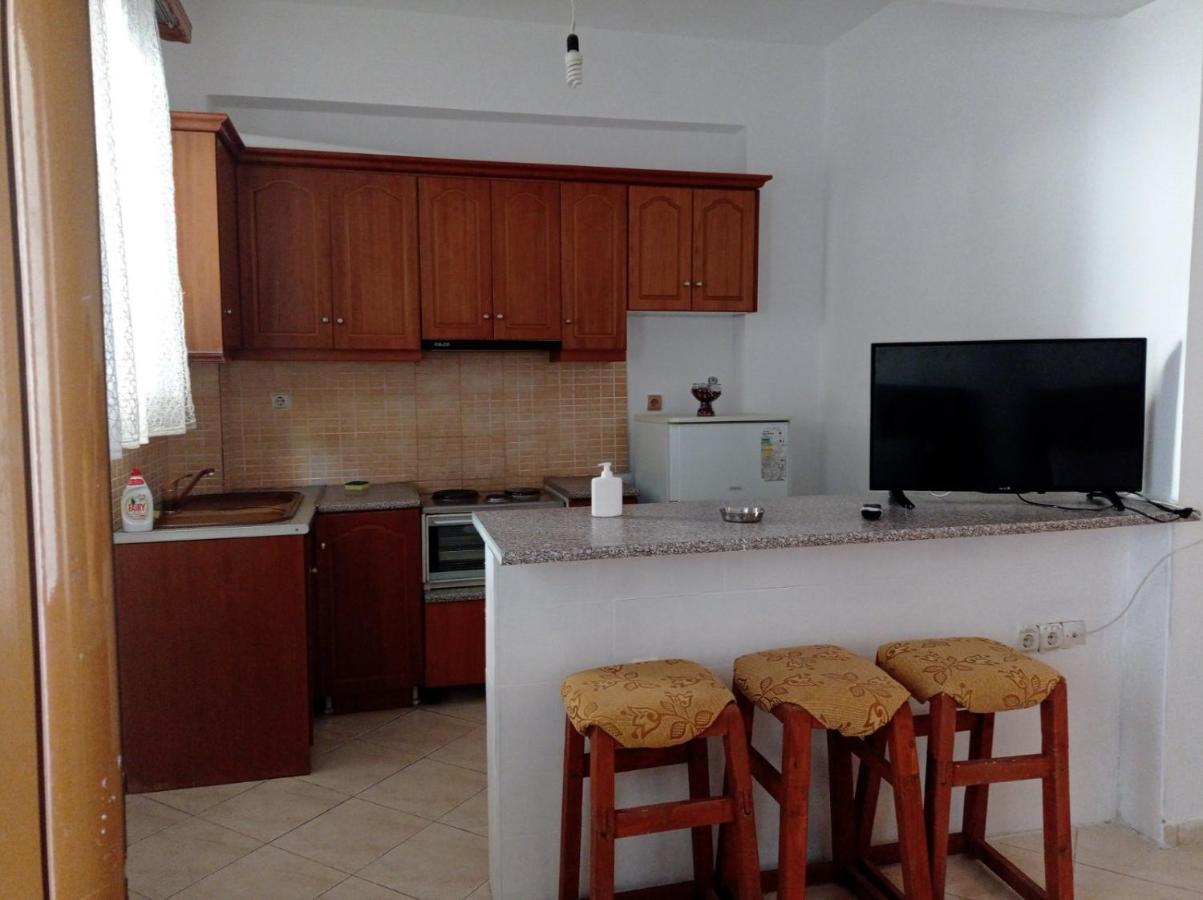 Achilles Apartments Sarandë エクステリア 写真