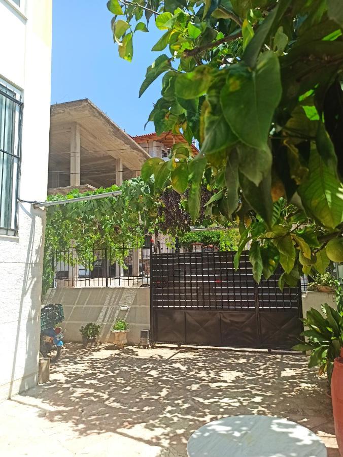 Achilles Apartments Sarandë エクステリア 写真