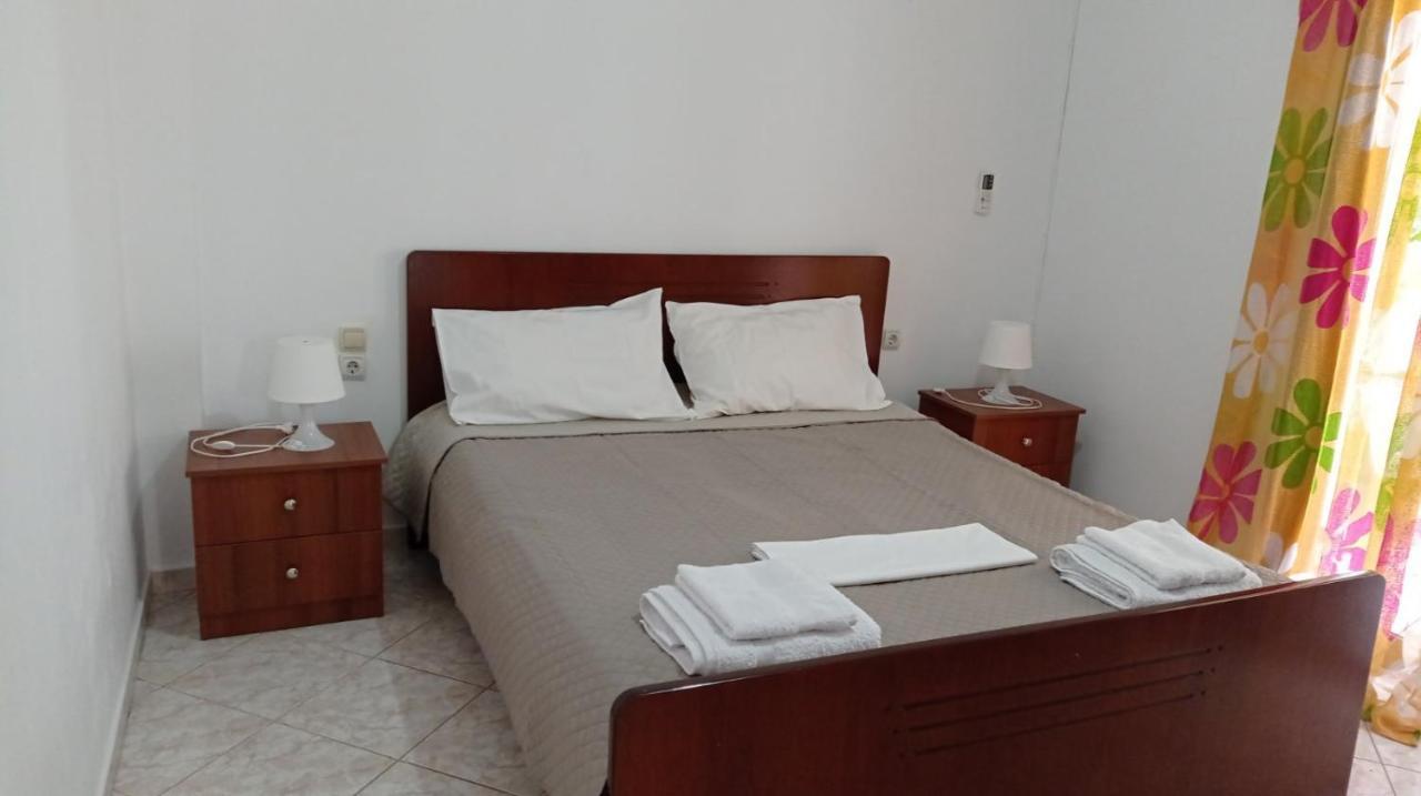 Achilles Apartments Sarandë エクステリア 写真