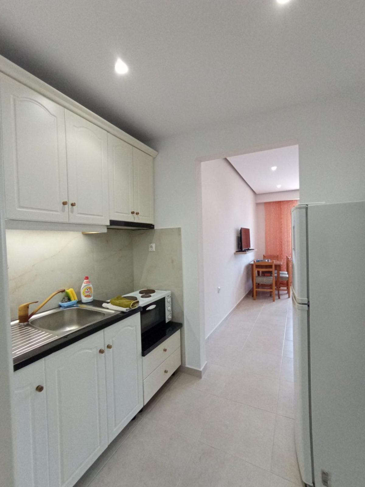Achilles Apartments Sarandë エクステリア 写真