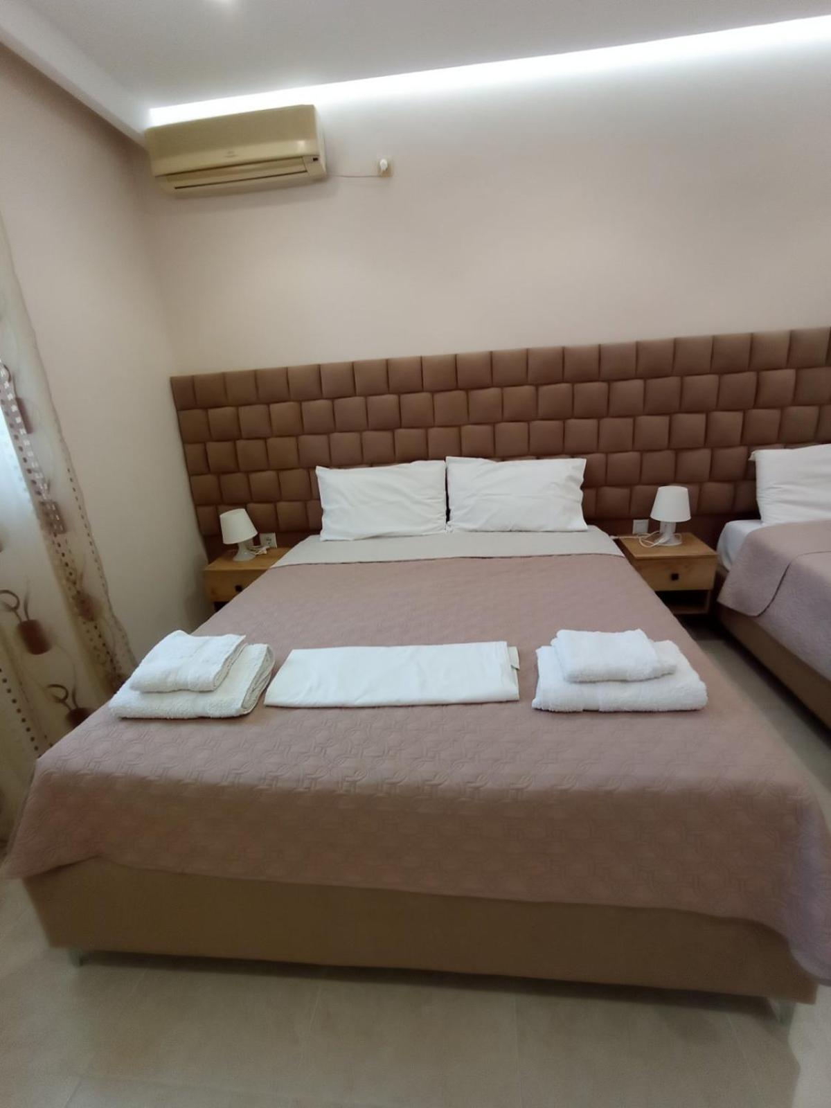 Achilles Apartments Sarandë エクステリア 写真