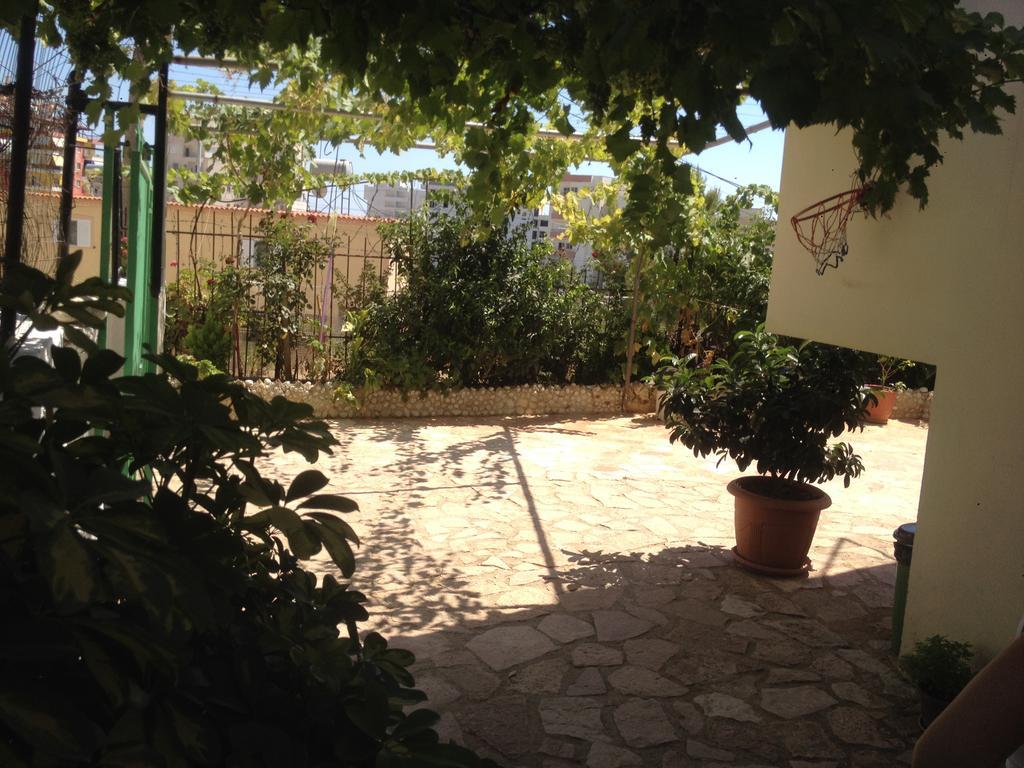 Achilles Apartments Sarandë エクステリア 写真