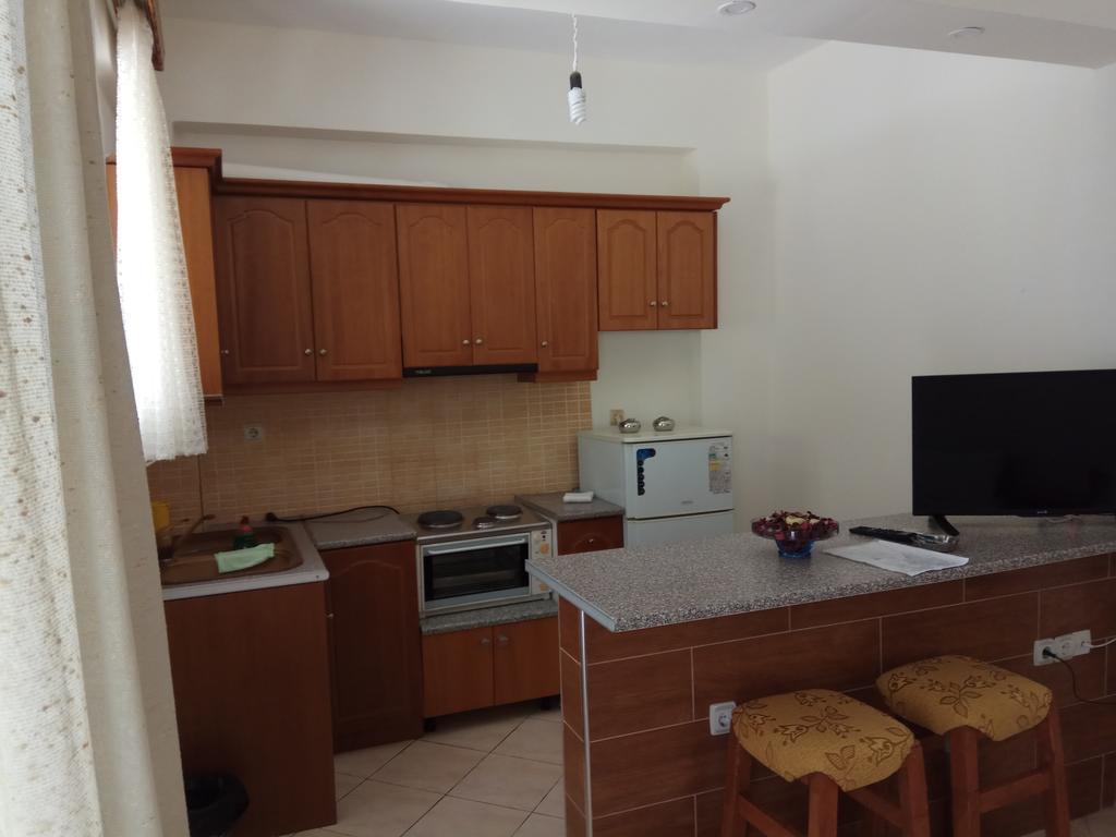 Achilles Apartments Sarandë エクステリア 写真