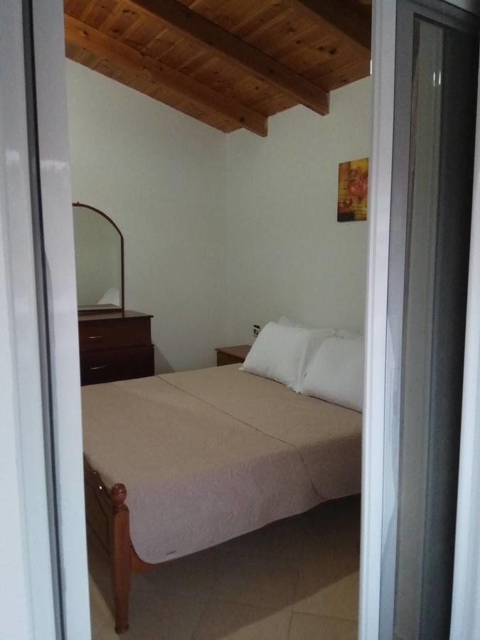 Achilles Apartments Sarandë エクステリア 写真