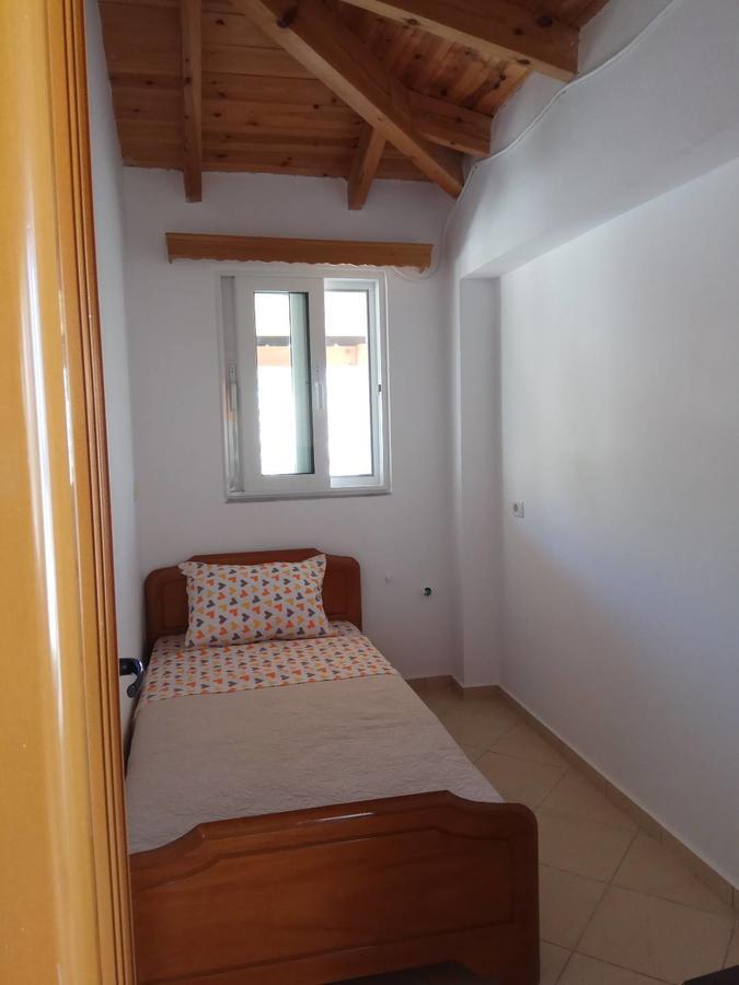 Achilles Apartments Sarandë エクステリア 写真